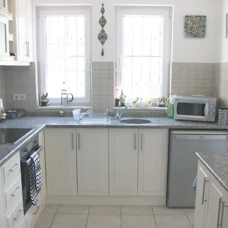 Ekim Villa Cedit